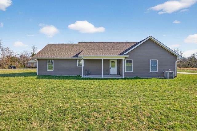 453 Hinch Mountain View Rd, Crossville, TN 38555