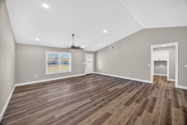 453 Hinch Mountain View Rd, Crossville, TN 38555