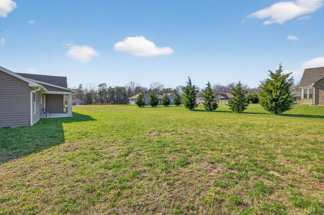 453 Hinch Mountain View Rd, Crossville, TN 38555