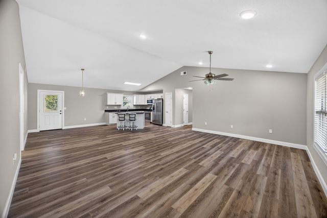 453 Hinch Mountain View Rd, Crossville, TN 38555