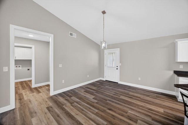 453 Hinch Mountain View Rd, Crossville, TN 38555