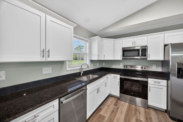 453 Hinch Mountain View Rd, Crossville, TN 38555