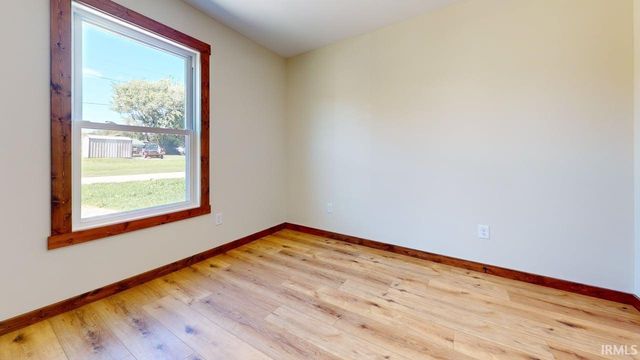 120 N Murlin Street, Bicknell, IN 47512