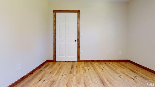 120 N Murlin Street, Bicknell, IN 47512