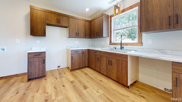 120 N Murlin Street, Bicknell, IN 47512