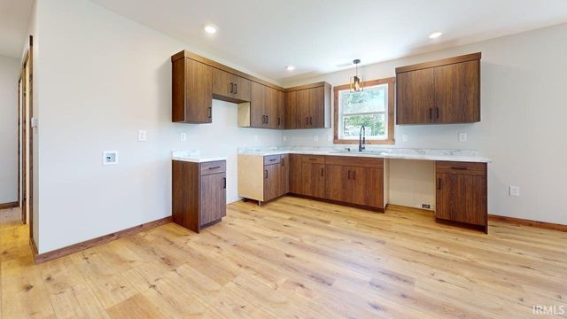 120 N Murlin Street, Bicknell, IN 47512