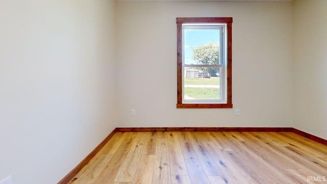 120 N Murlin Street, Bicknell, IN 47512