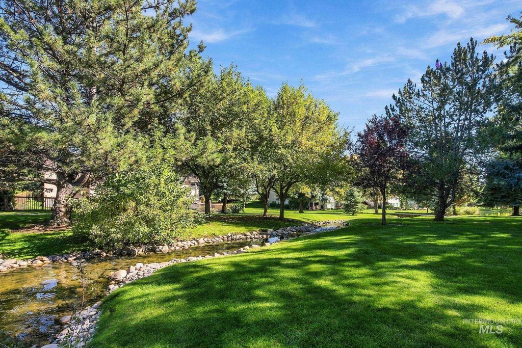 2062 E Holgate Ct, Eagle, ID 83616 photo 4