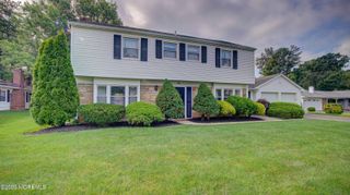 20 Kenwood Lane, Old Bridge, NJ 08857