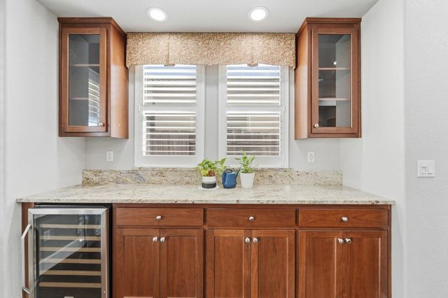 2558 Edgebrook Ln, Manteca, CA 95336