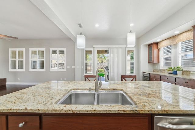 2558 Edgebrook Ln, Manteca, CA 95336