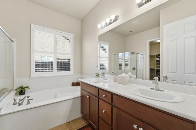 2558 Edgebrook Ln, Manteca, CA 95336