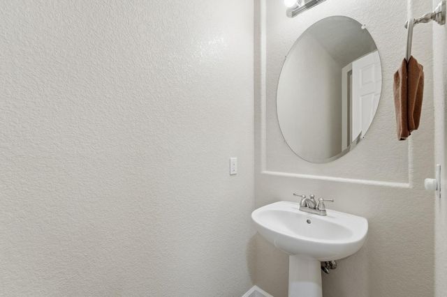 2558 Edgebrook Ln, Manteca, CA 95336