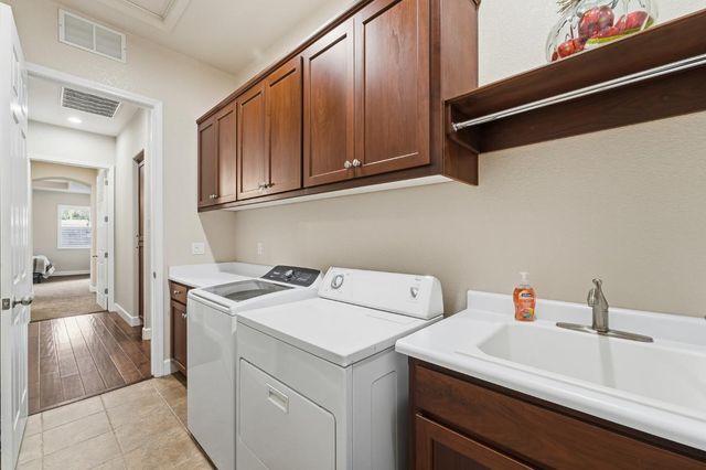 2558 Edgebrook Ln, Manteca, CA 95336