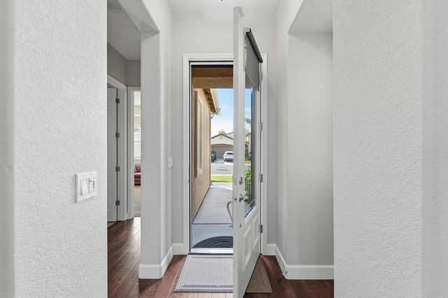 2558 Edgebrook Ln, Manteca, CA 95336