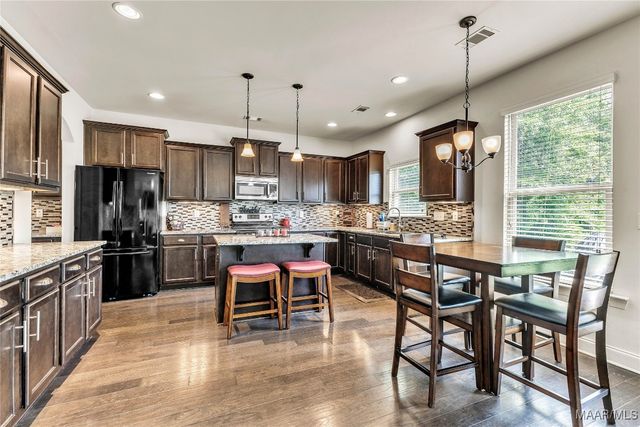 18 Abercorn Drive, Deatsville, AL 36022