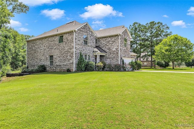 18 Abercorn Drive, Deatsville, AL 36022