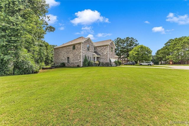 18 Abercorn Drive, Deatsville, AL 36022