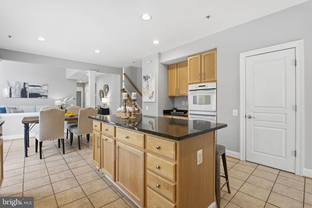 300 DEEP TRAIL LN, Rockville, MD 20850