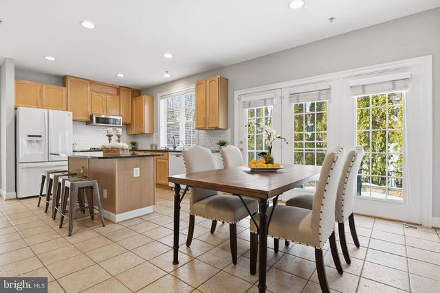 300 DEEP TRAIL LN, Rockville, MD 20850