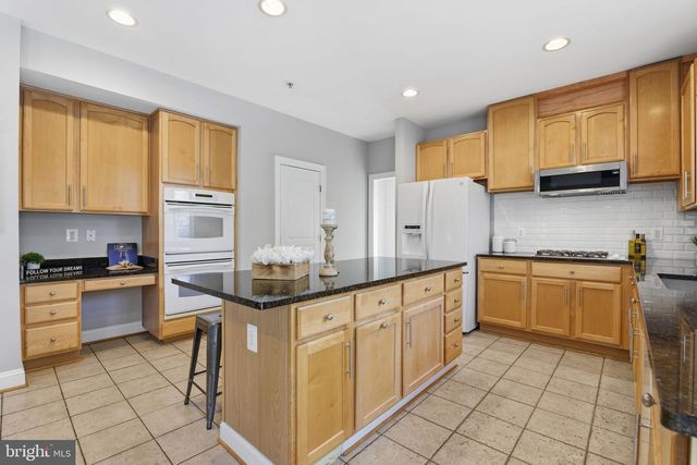 300 DEEP TRAIL LN, Rockville, MD 20850