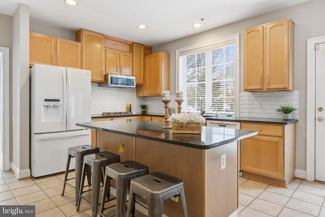 300 DEEP TRAIL LN, Rockville, MD 20850