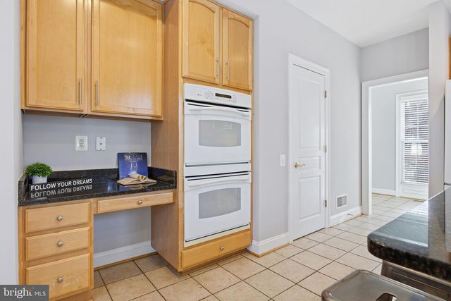 300 DEEP TRAIL LN, Rockville, MD 20850