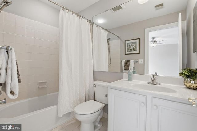 300 DEEP TRAIL LN, Rockville, MD 20850