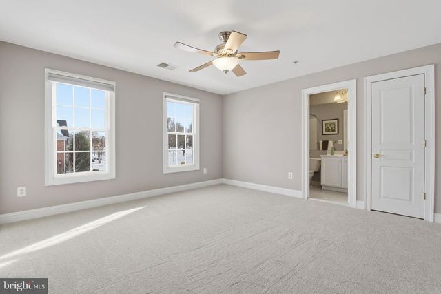 300 DEEP TRAIL LN, Rockville, MD 20850