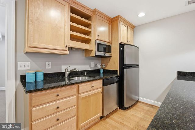 300 DEEP TRAIL LN, Rockville, MD 20850