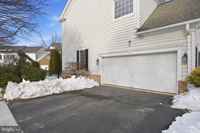 300 DEEP TRAIL LN, Rockville, MD 20850