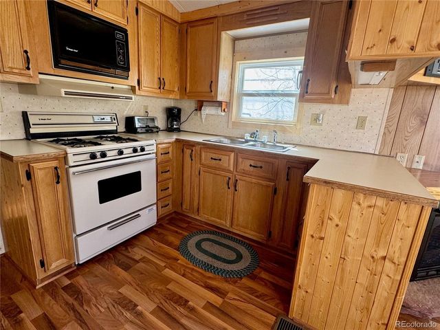 425 Depot Dr, Hartsel, CO 80449