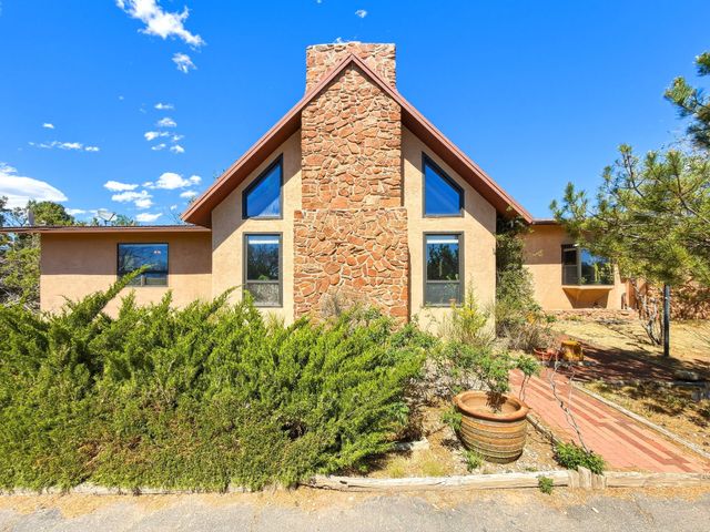 3649 Mimbres Lane, Santa Fe, NM 87507