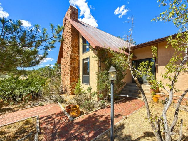 3649 Mimbres Lane, Santa Fe, NM 87507
