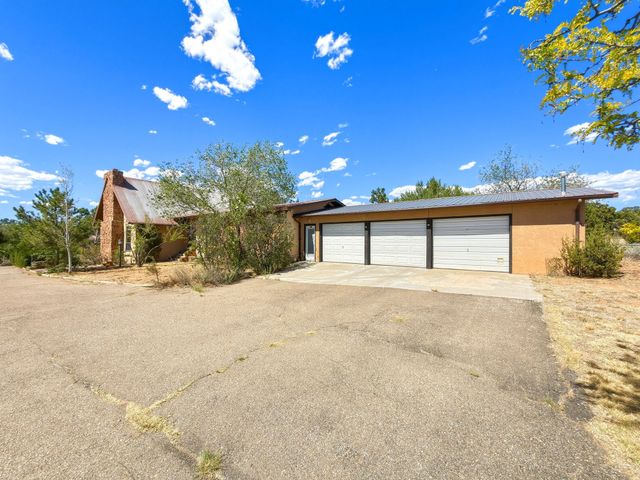 3649 Mimbres Lane, Santa Fe, NM 87507