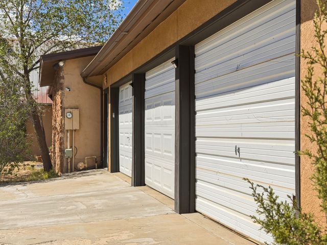 3649 Mimbres Lane, Santa Fe, NM 87507