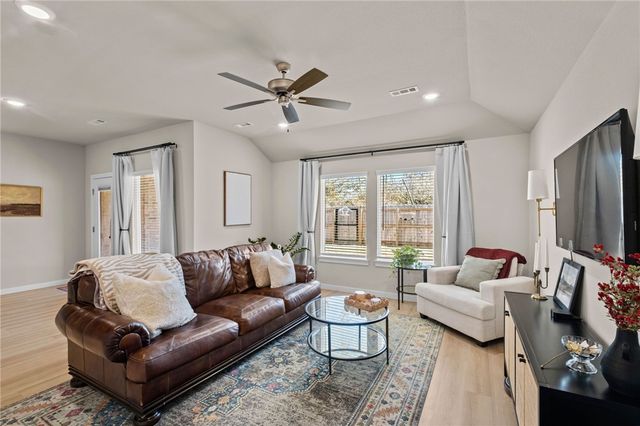 2219 S 9th Street, Rogers, AR 72758