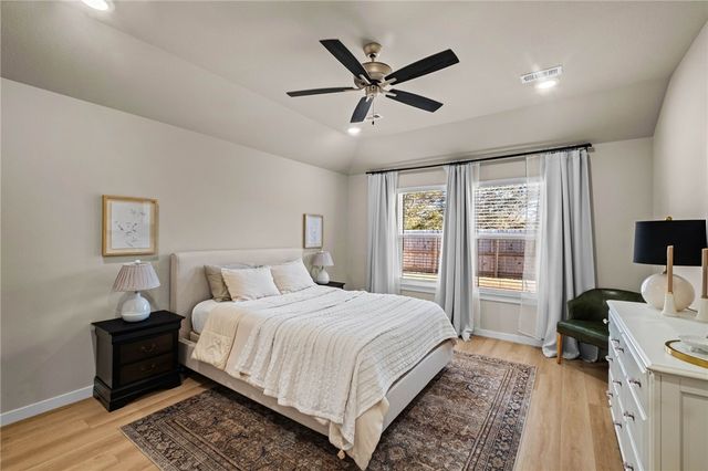 2219 S 9th Street, Rogers, AR 72758