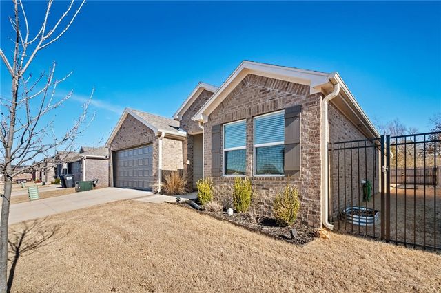 2219 S 9th Street, Rogers, AR 72758