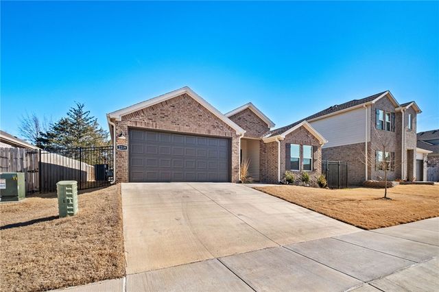 2219 S 9th Street, Rogers, AR 72758