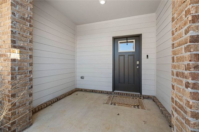 2219 S 9th Street, Rogers, AR 72758