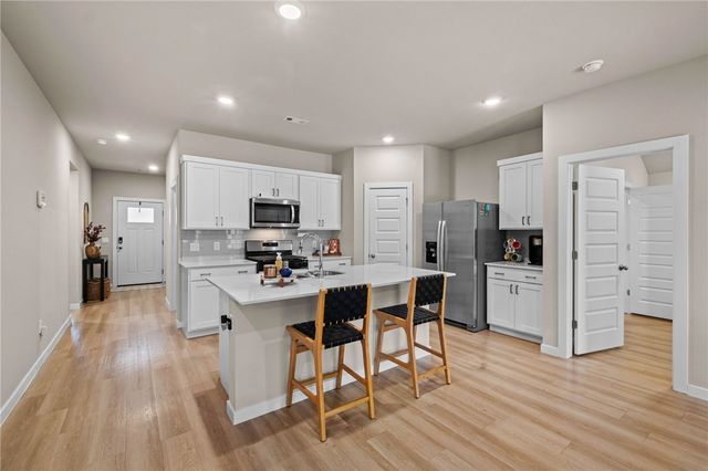 2219 S 9th Street, Rogers, AR 72758