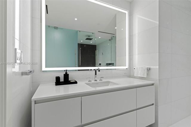 300 Biscayne Blvd Way 4509, Miami, FL 33131