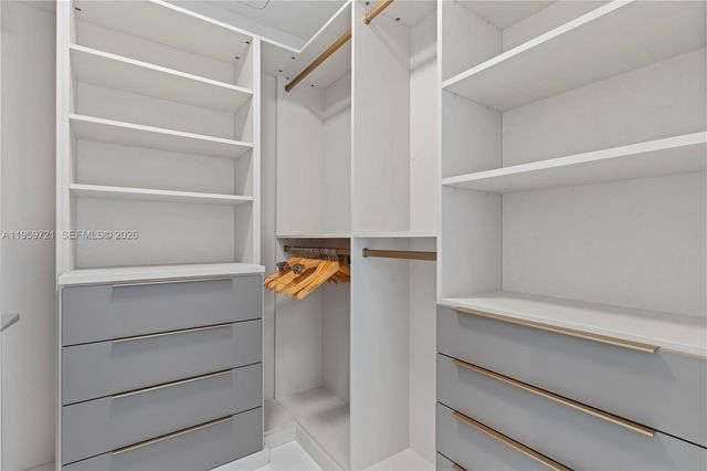 300 Biscayne Blvd Way 4509, Miami, FL 33131