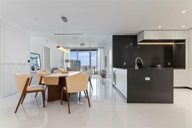 300 Biscayne Blvd Way 4509, Miami, FL 33131