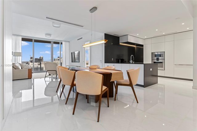 300 Biscayne Blvd Way 4509, Miami, FL 33131