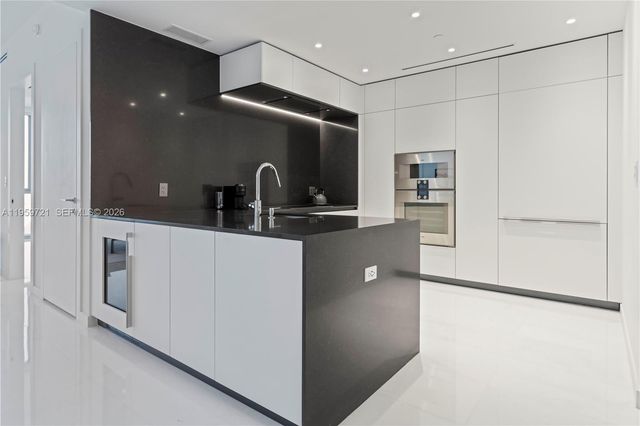 300 Biscayne Blvd Way 4509, Miami, FL 33131