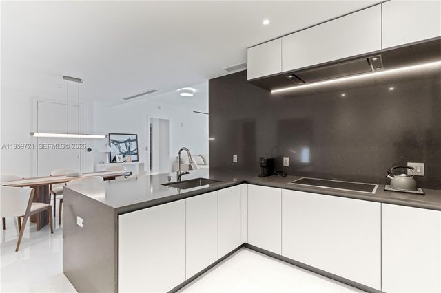 300 Biscayne Blvd Way 4509, Miami, FL 33131