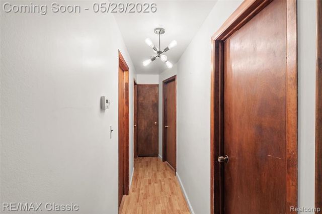 15586 Oakbrook Street, Romulus, MI 48174