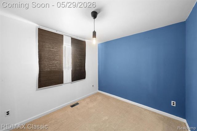 15586 Oakbrook Street, Romulus, MI 48174